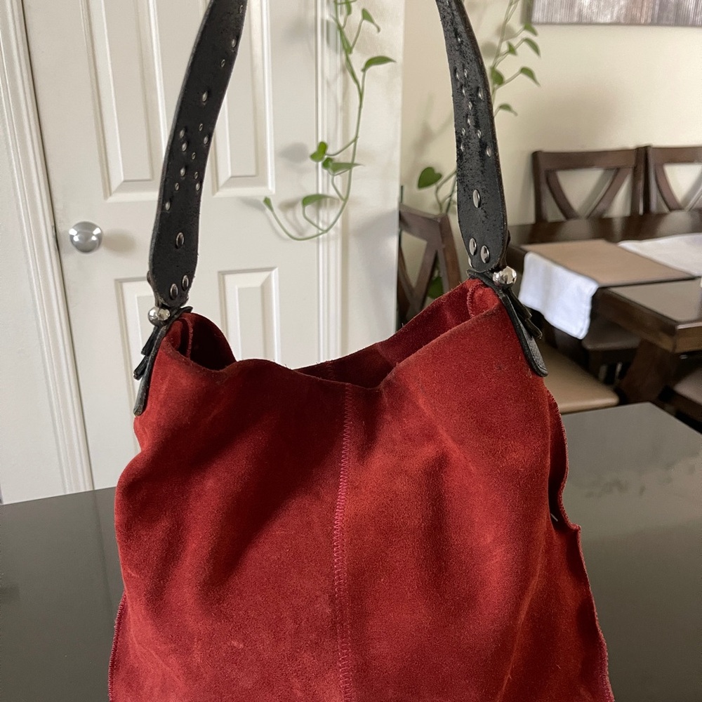Wilson’s leather Elegant Red Suede Shoulder Bag - Picture 3 of 3